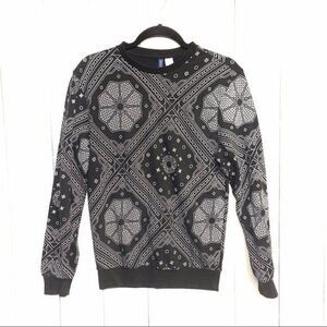 DIVIDED womens black white art deco pattern sweatshirt crewneck size xsmall